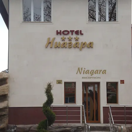 Family Niagara Hotel 3*