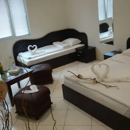 Family Niagara Hotell 3*