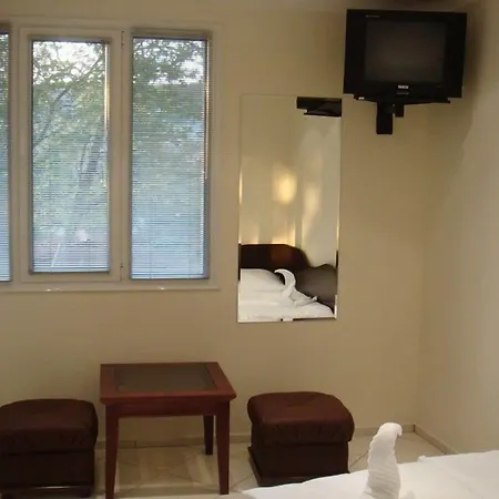 Family Niagara 3* Warna