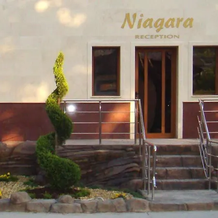 Family Niagara 3* Warna