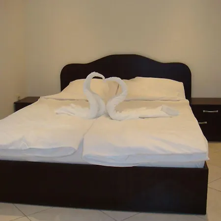 Family Niagara 3* Warna