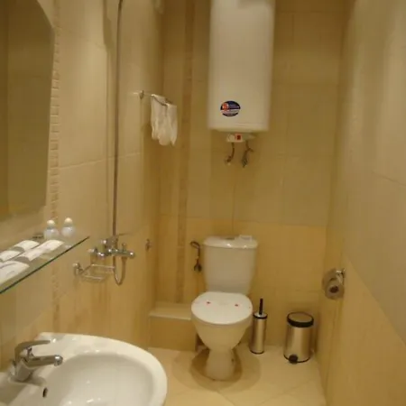 Family Niagara 3* Warna