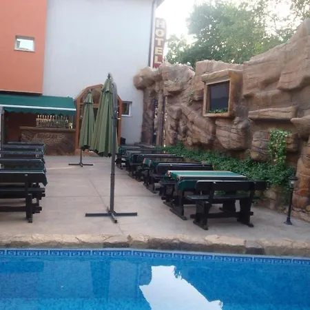 Family Niagara 3* Warna