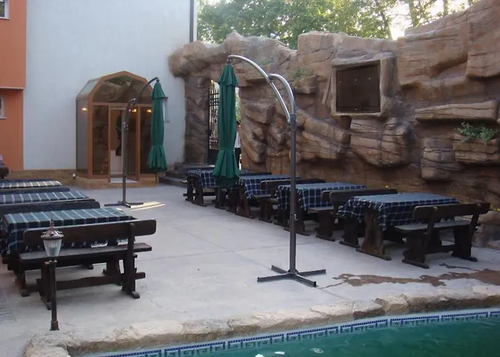 Family Niagara 瓦爾納