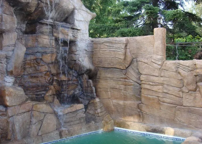 Family Niagara 酒店 3*