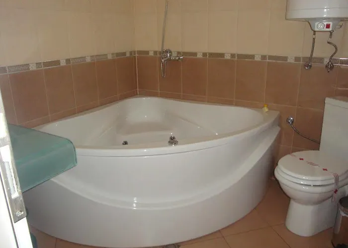 Family Niagara 酒店 3*